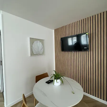 Petit Appt Cosy Et Moderne *